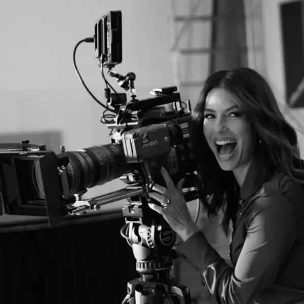 Eva Longoria vuelve a ser directora con la película 'The Fifth Wheel'