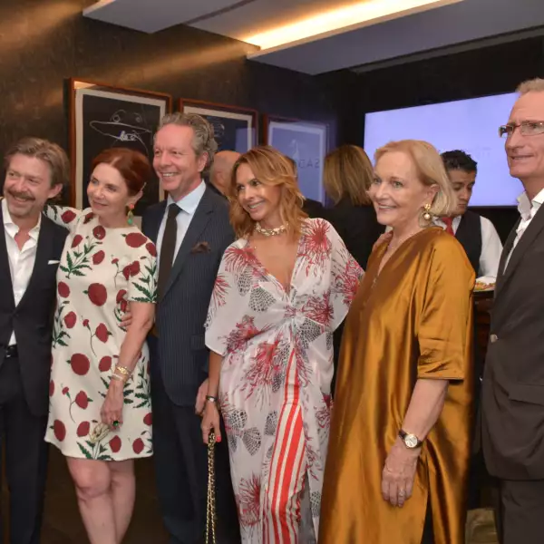 Compañia Saddy Abaunza