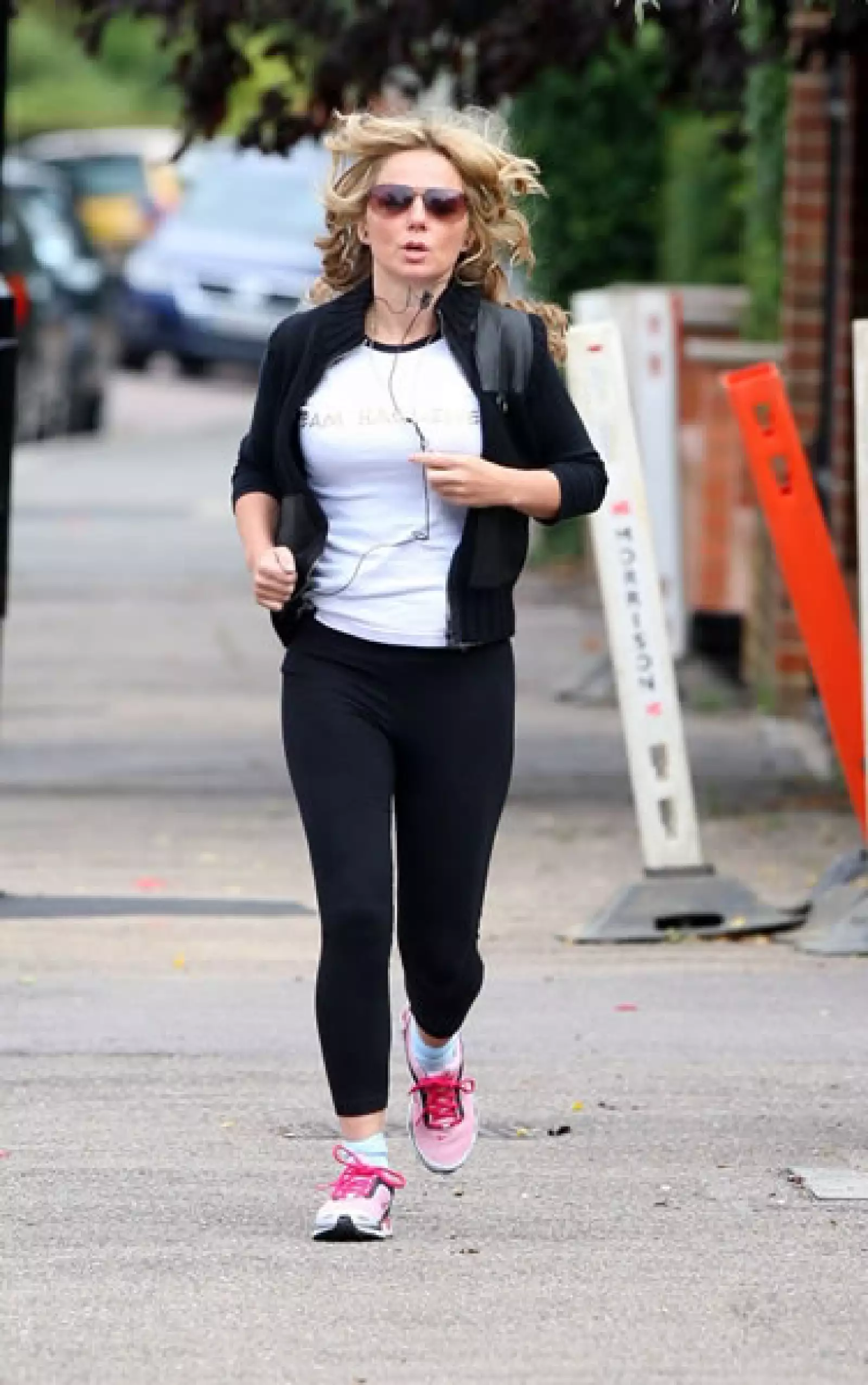 Geri Halliwell fue vista en Londres corriendo.