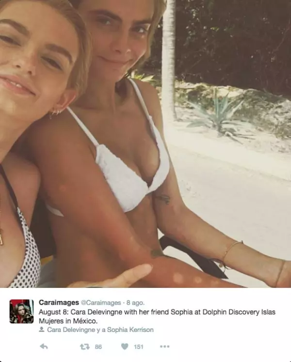 Cara viajó a México con sus amigas, pero Annie Clark, su novia, no estuvo con ella.