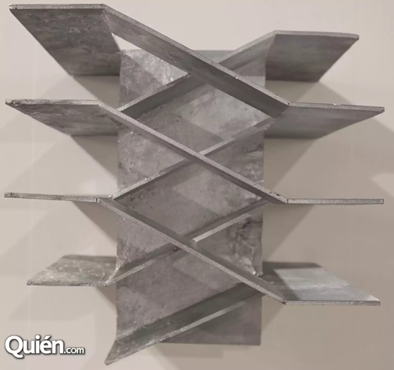 Autor Rita McBride,Parking Rampa.,Aluminium