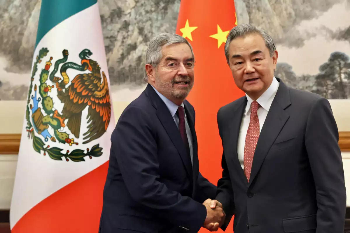 Mexican foreign minister visits Beijing