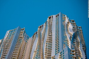 8 Spruce Street (2003-11) por Gehry Partners en Nueva York