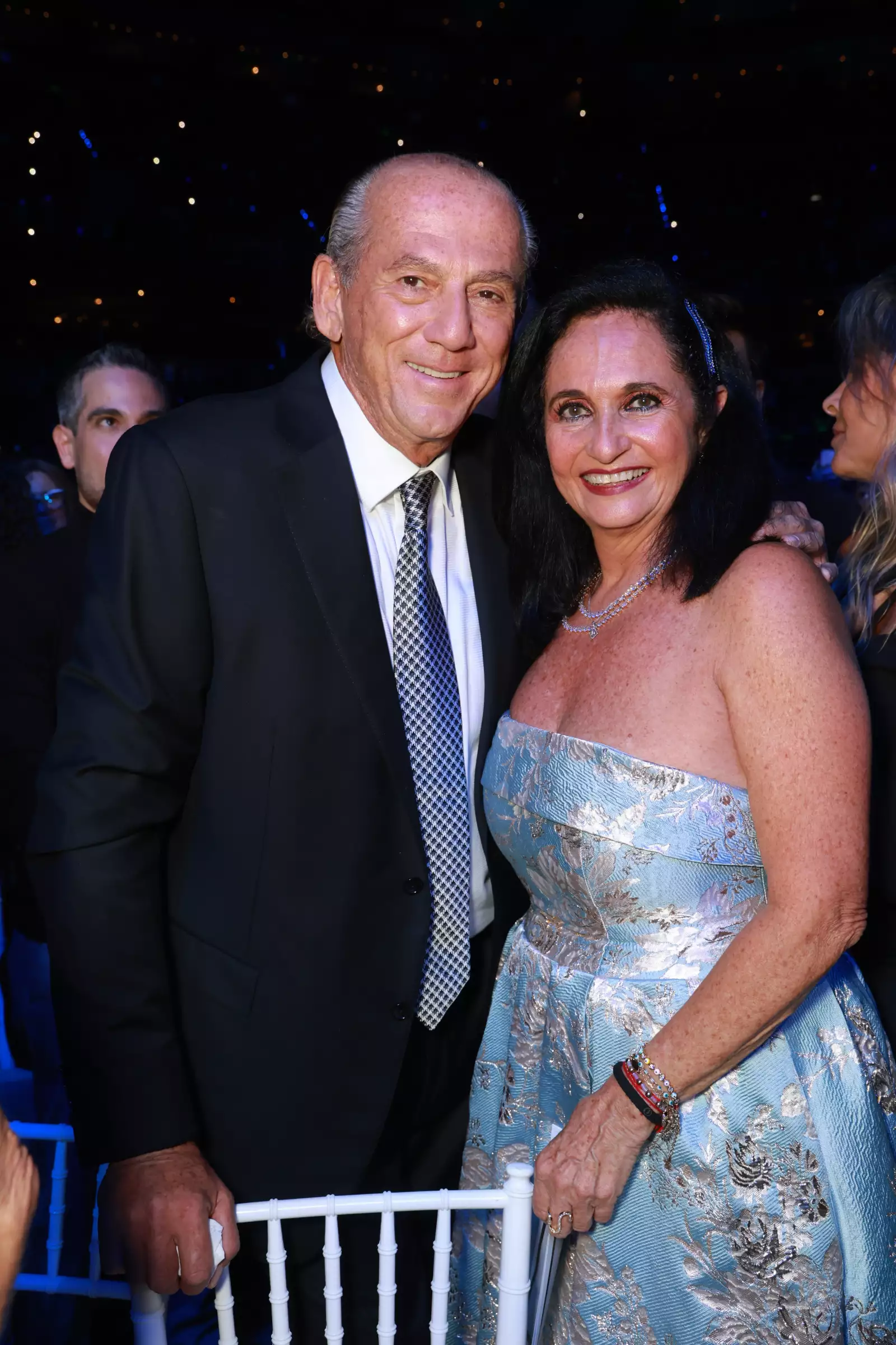 Salvador y Miriam Litchi 