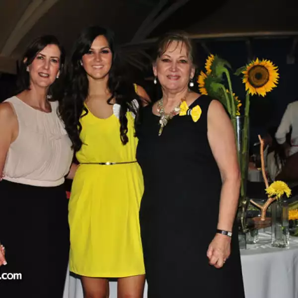Judith Franco de Juáez, Ady Ortiz y Martha Castro de Ortiz