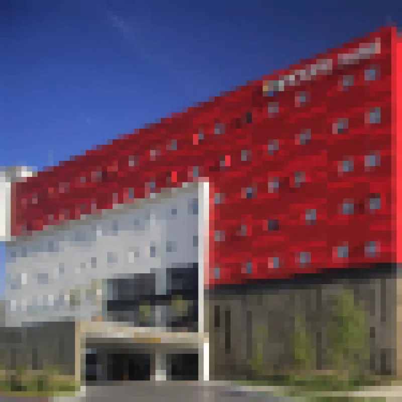 F Hotel Ramada Encore