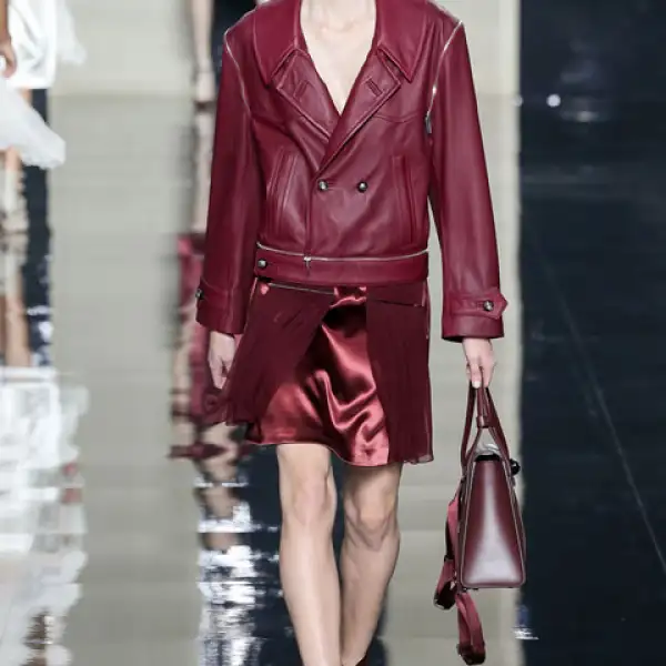 La propuesta de Christopher Kane para spring 2015 en este tono.