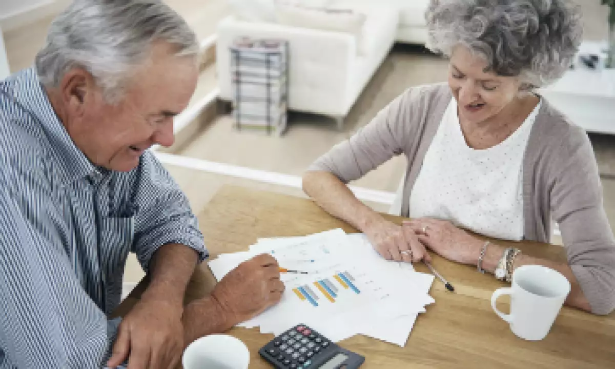 La mejor forma de invertir es armar un paquete de bonos y acciones con cuyo riesgo te sientas cómodo. (Foto: iStock by Getty Images)
