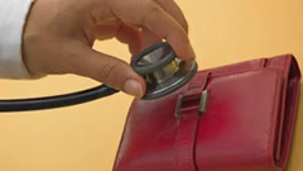 La aseguradora requiere 2,000 mdd para saldar una deuda. (Foto: Archivo)