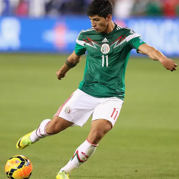 11. Alan Pulido - México ¡Otro mexicano que entra en nuestra lista! Alan también ha flechado a más de una de nuestras lectoras.