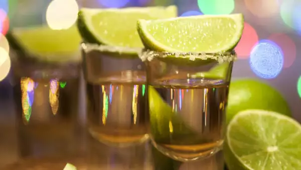 vasos de tequila