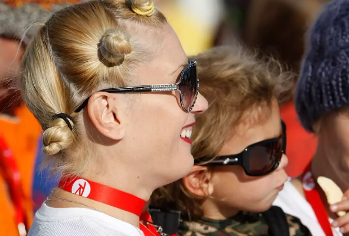 Aunque es idéntico a su papá, el rockero Gavin Rossdale, en sus looks se ve la mano de su guapa y fashionista mamá. Conoce al primero de nuestros `Herederos con estilo´.