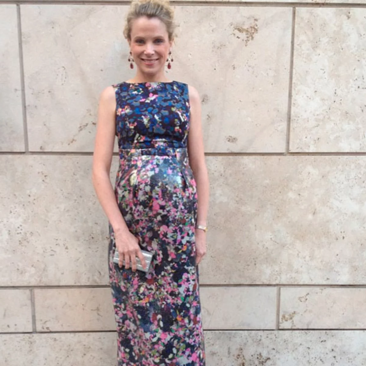 La fiesta que organizó Marissa Mayer para sus empleados contó con un Rolls-Royce, salón de juegos y un trono blanco en el que se sentó para tomarse fotos con ellos.