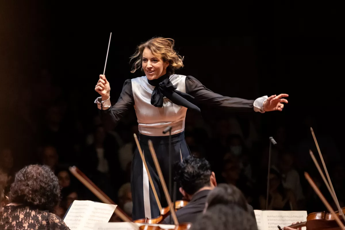 La directora de orquesta Alondra de la Parra en la edición 2025 del Festival Paax GNP. 