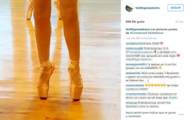 Orgullosa, Edith comparte los logros de Constanza en danza.