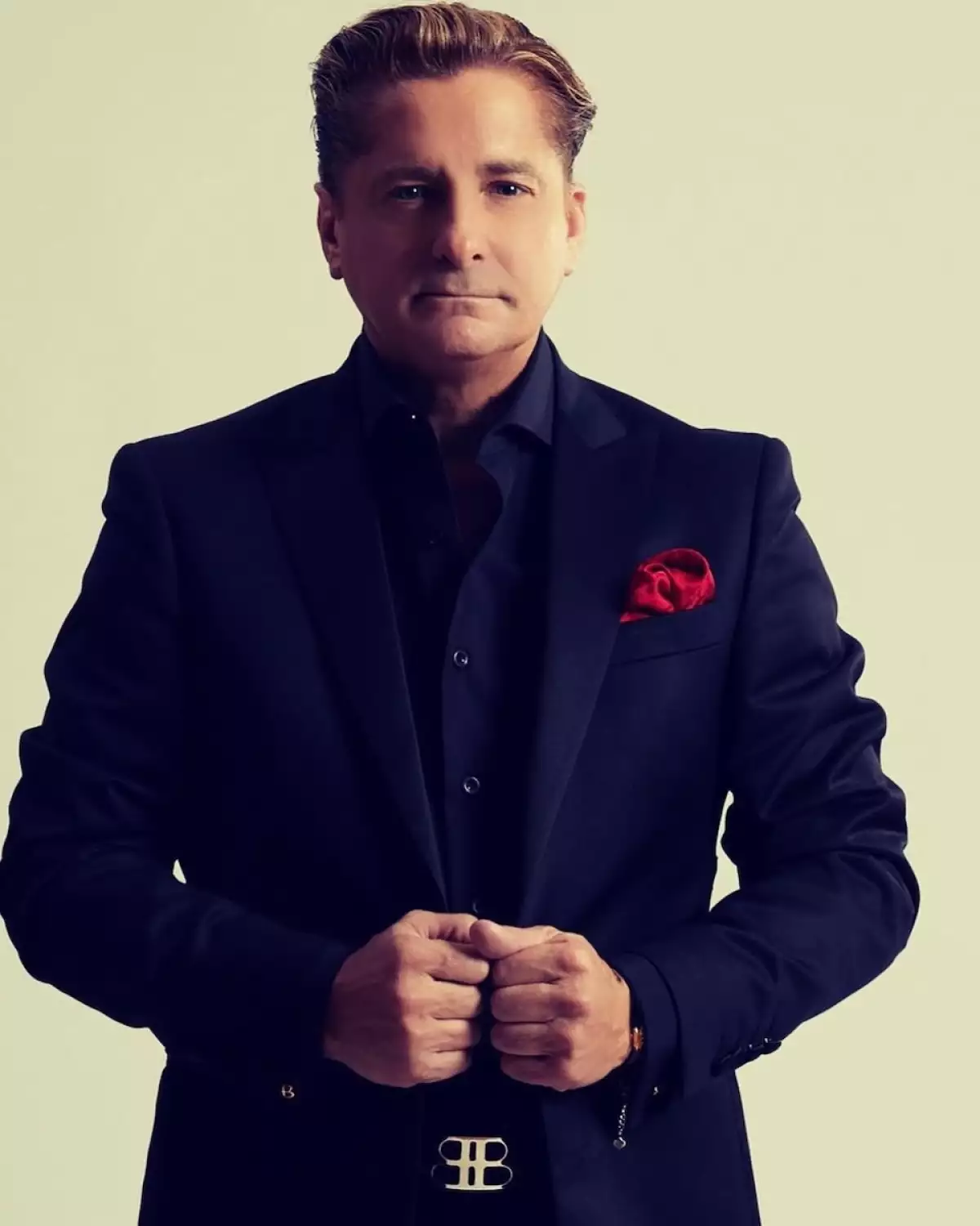 Alejandro Basteri hermano de Luis Miguel