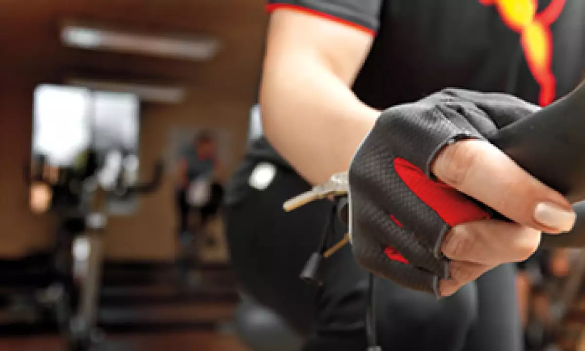 En Sportium “se están preparando para que, si en algún momento hace sentido, puedan detonar el botón y salir a la Bolsa”, dice Arturo Merino, socio director del banco de inversión ArCcanto y asesor de la cadena de gimnasios. (Foto: Manuel Riestra)