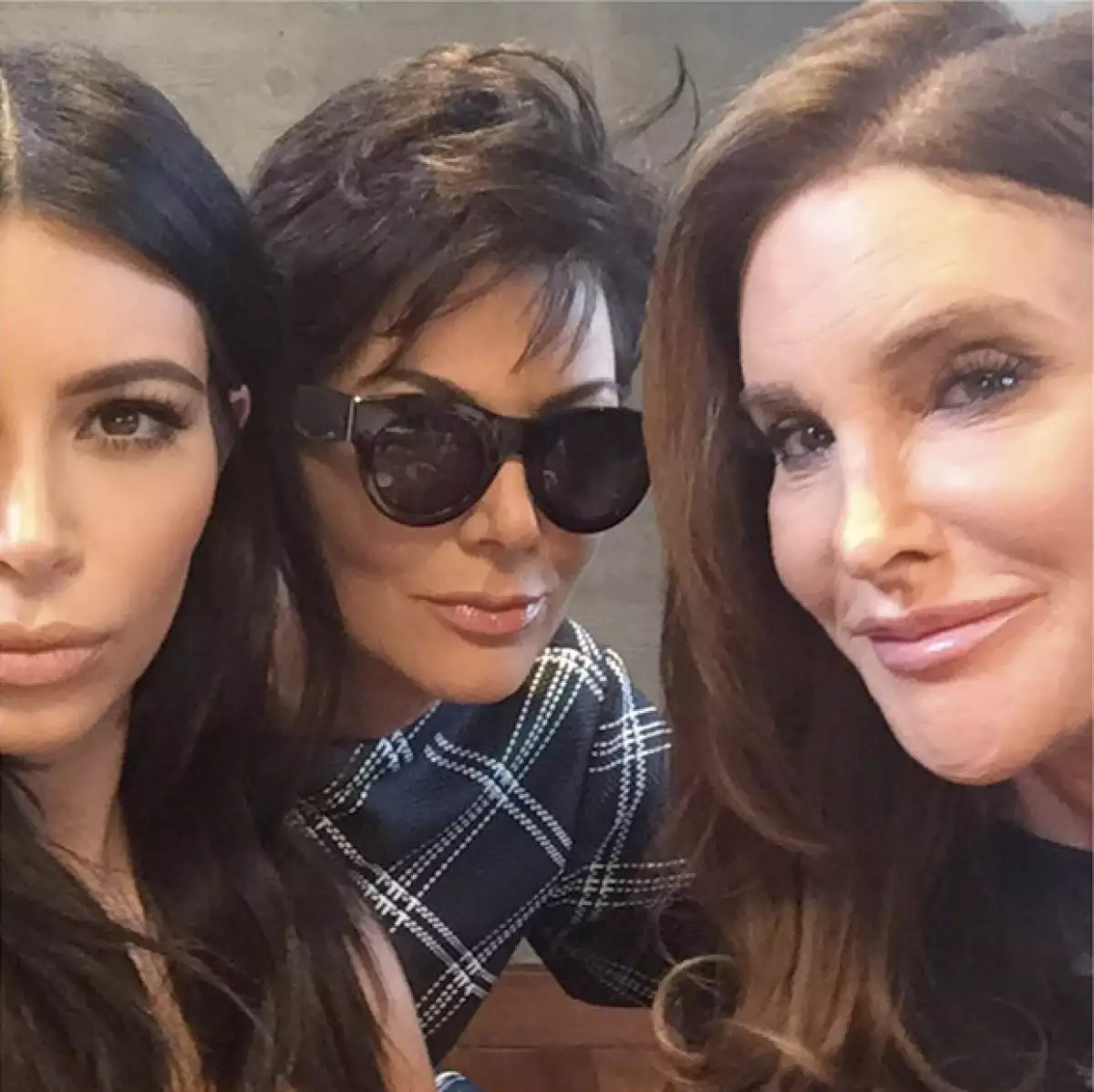 Kim y Kris fueron las que más criticaron a Caitlyn. Sin embargo, en redes sociales muestran su "apoyo" al cambio de Jenner.