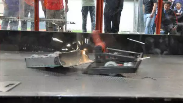 guerra_robots_IPN_2015