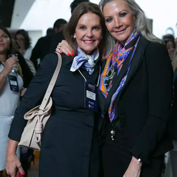 Marinela Servitje y Gina Diez Barroso