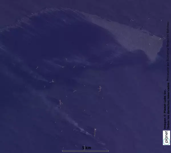 Imagen satelital del derrame de Pemex en el Golfo de México