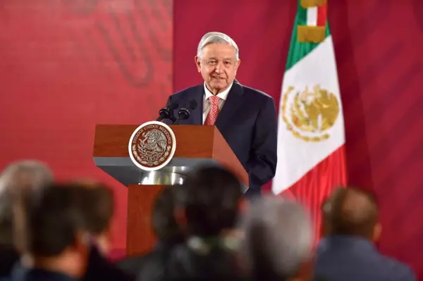 AMLO Constitución.jpeg