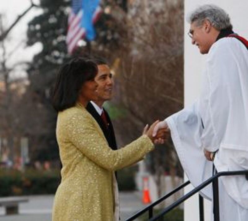 El presidente electo de EU dejó la Casa Blair para dirigirse a una ceremonia religiosa antes de llegar al Capitolio.