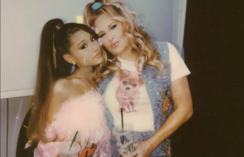 Ariana-Grande-legaly-Blonde