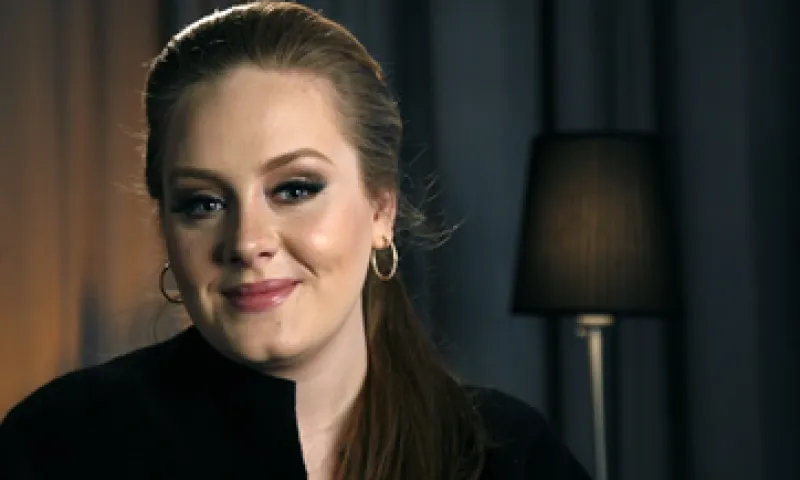 Adele se apuntó un triunfo con el aclamado álbum 21, el mejor vendido de 2011. (Foto: AP)