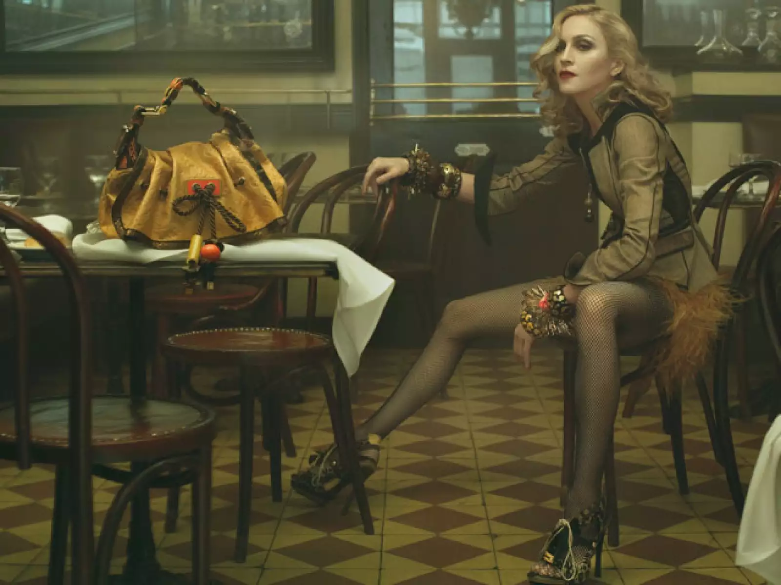 Madonna también ha salido en la publicidad de LV, aquí presentando la temporada Otoño-Invierno.