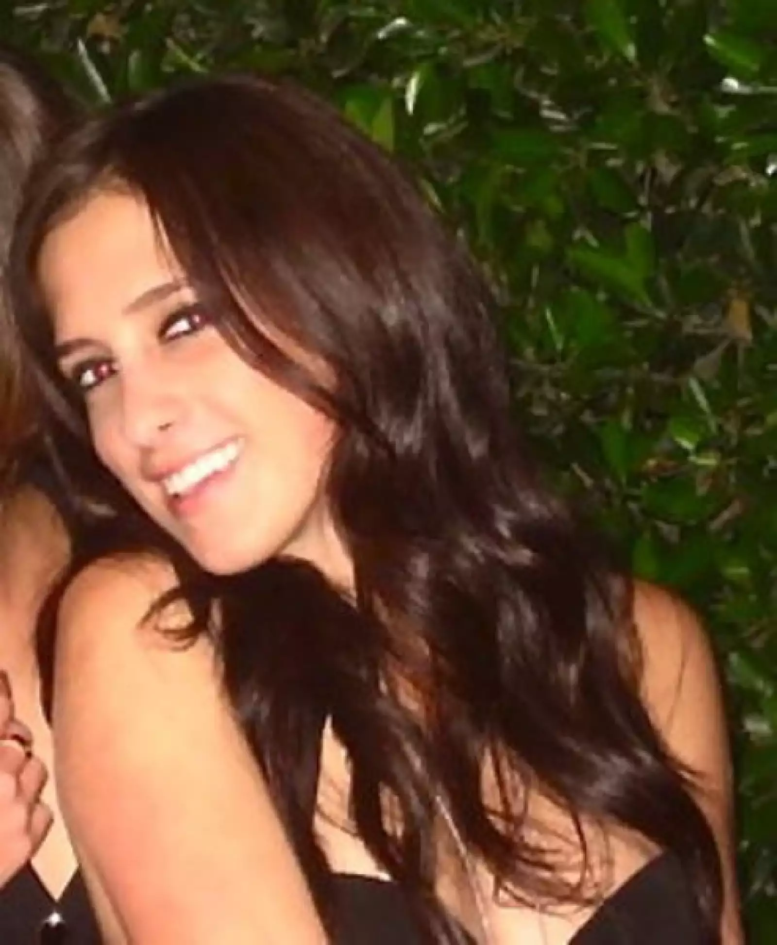 La estudiante de Derecho, dice que lo que más le gusta de ella  son sus ojos, su nariz y que es muy perseverante y simpática.