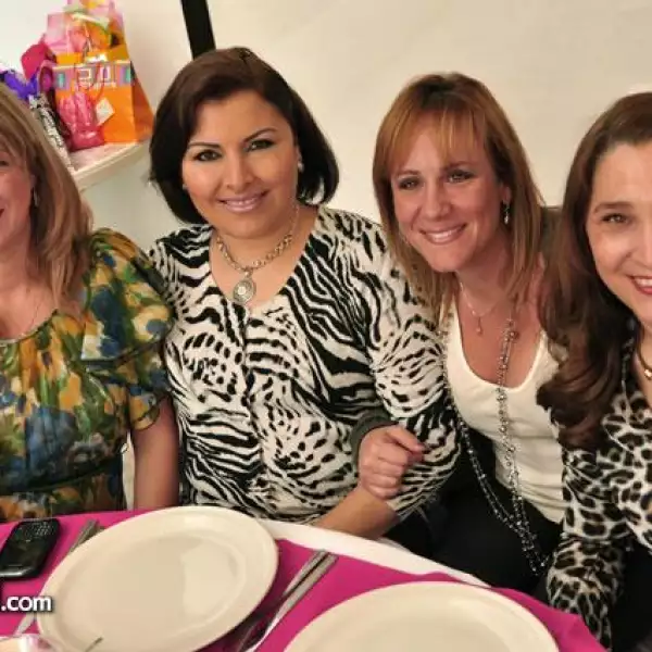 Cleide de Bianchezi,Soraya de González,Cristina de Ferrara y Alejndra Llaguno de Mattei