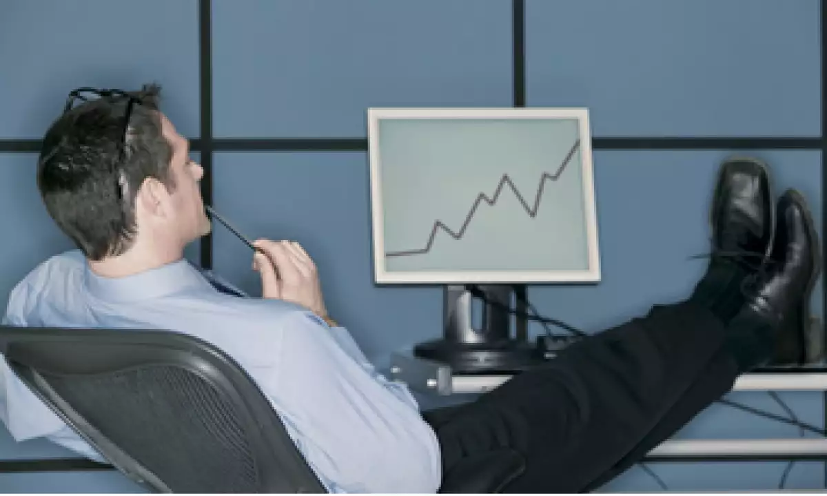 Invertir a través de internet permite tener comisiones bajas, incluso en sociedades de inversión pueden ser nulas. (Foto: Thinkstock.)