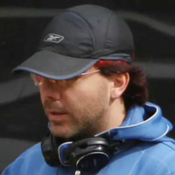 Cristian Castro estrena look