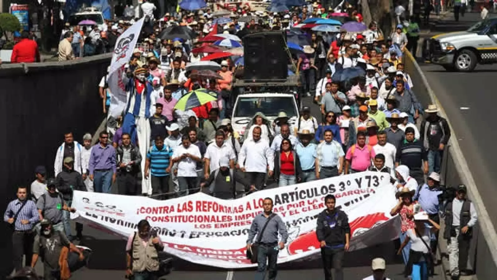 Maestros marcha DF 1