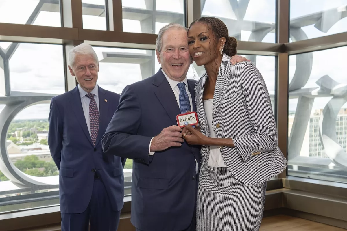 Barack Obama inaugura el Centro Presidencial Obama en Chicago y reune a expresidentes de EU, líderes mundiales y celebridades de Hollywood y de la música