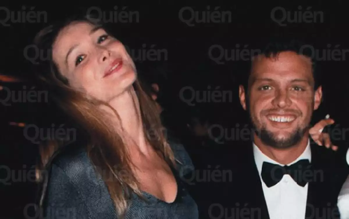 Carla, aquí de 28 años, posó bastante sensual al lado de Luismi, en ese entonces de 25.