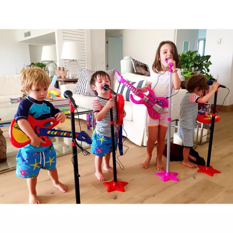 Los Reyes Magos llegaron a la casa de la conductora y, junto con los regalos para sus pequeños, también estrenó un nuevo grupo musical.