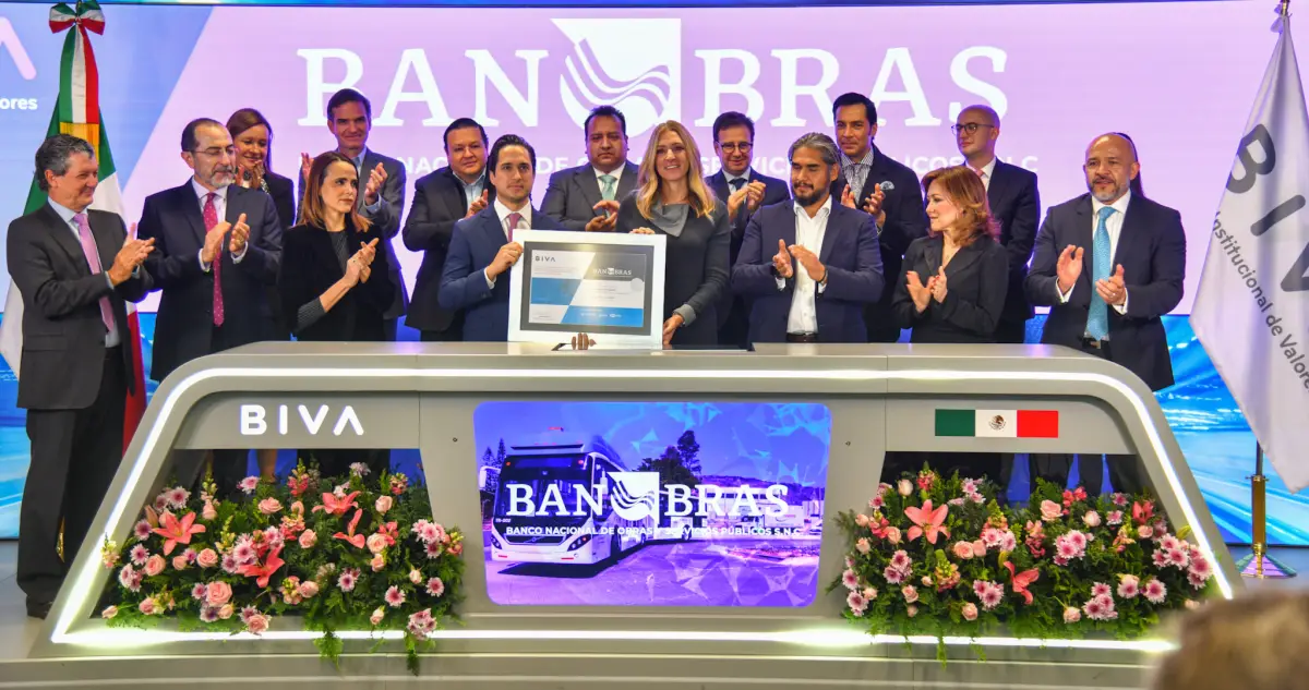 BIVA y Banobras