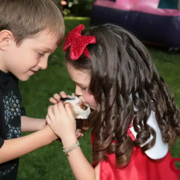 Nicolas Peralta, Mariana Peralta