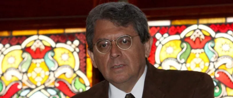 De acuerdo con el deseo expresado por el escritor en sus últimos días, sus cenizas serán llevadas a la Academia Mexicana de la Lengua, donde era miembro de número.
