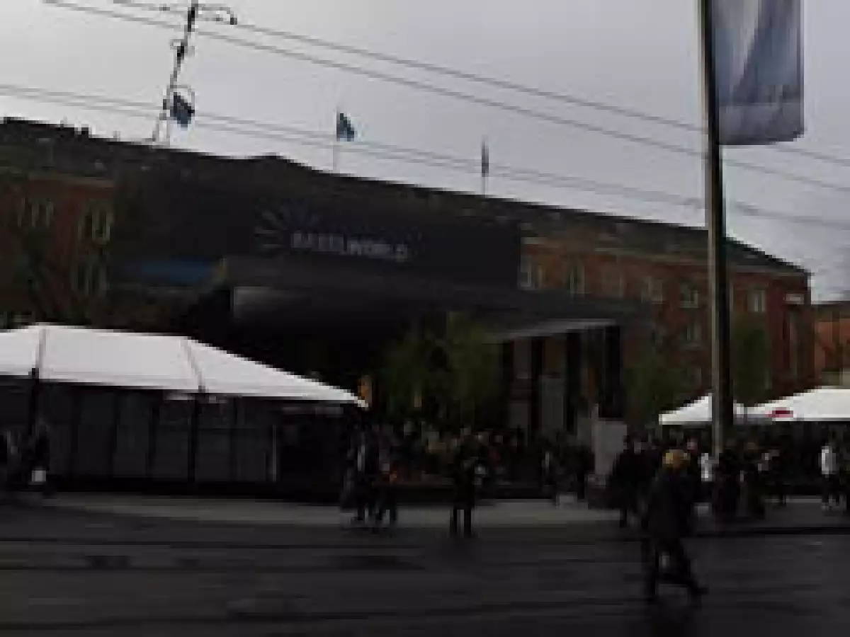 El clima no es un obstáculo para deleitarse con la grandeza de Baselworld. (Foto: Life&Style)