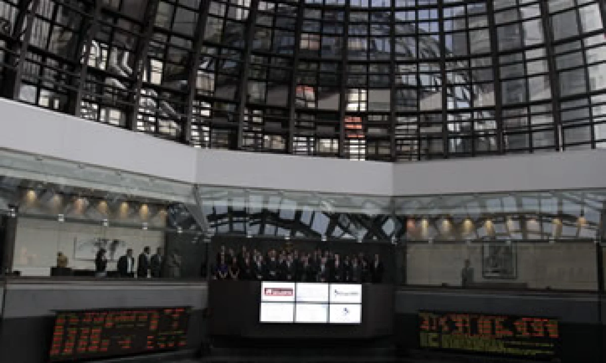 La nueva ley establece que los fondos de inversión ya no estarán obligados a listar sus valores en la Bolsa local. (Foto: Cuartoscuro)