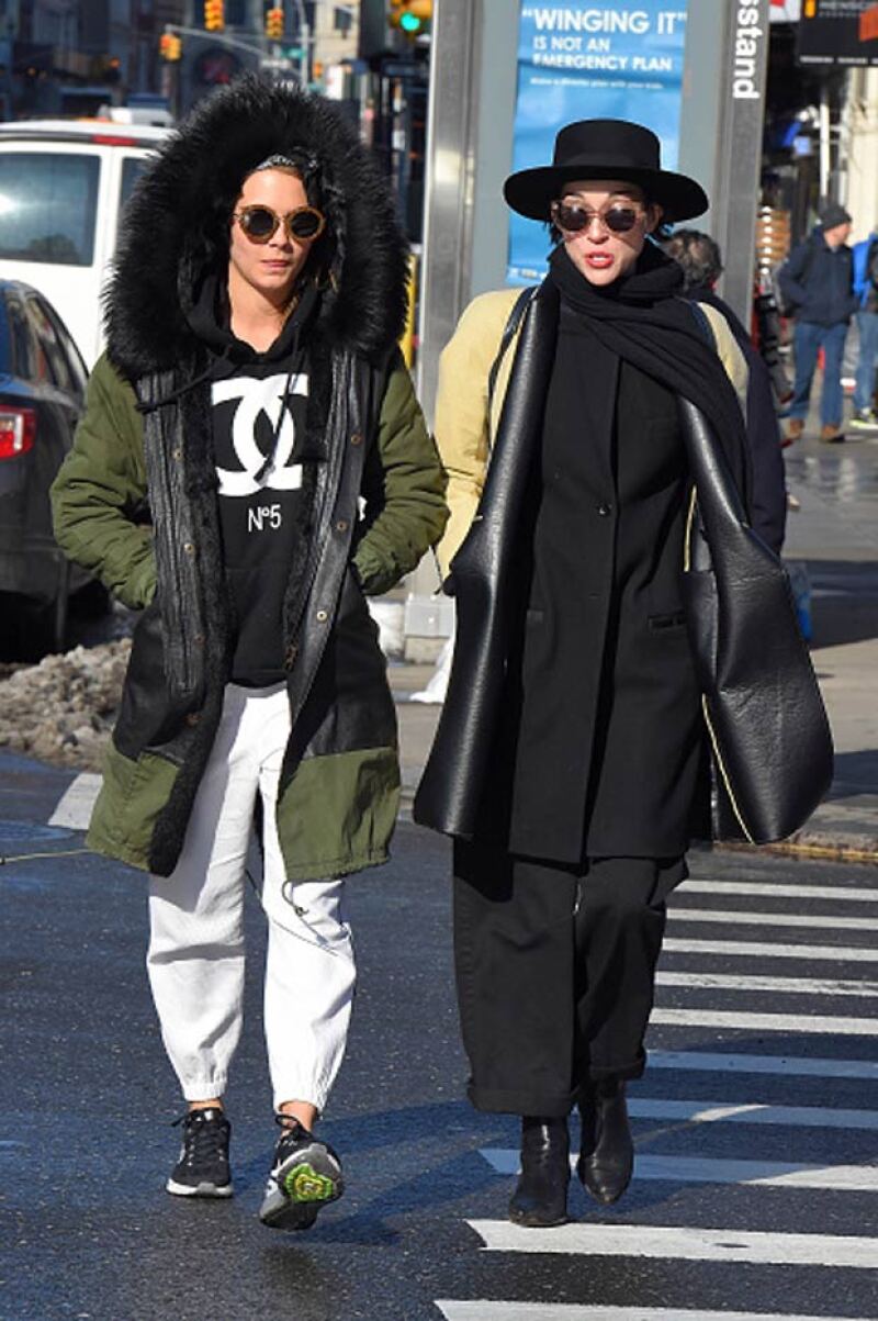 Cara y St Vincent, de paseo por Nueva York.