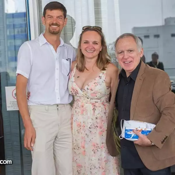 Dominique Frey,Malenie Frey y Roberto Otalora