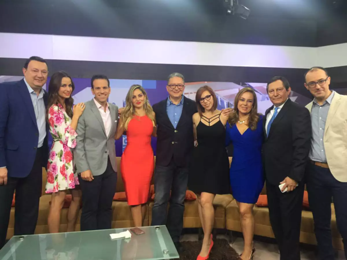 Tras encabezar el noticiario por 12 años, el periodista lo despidió de una forma muy especial.