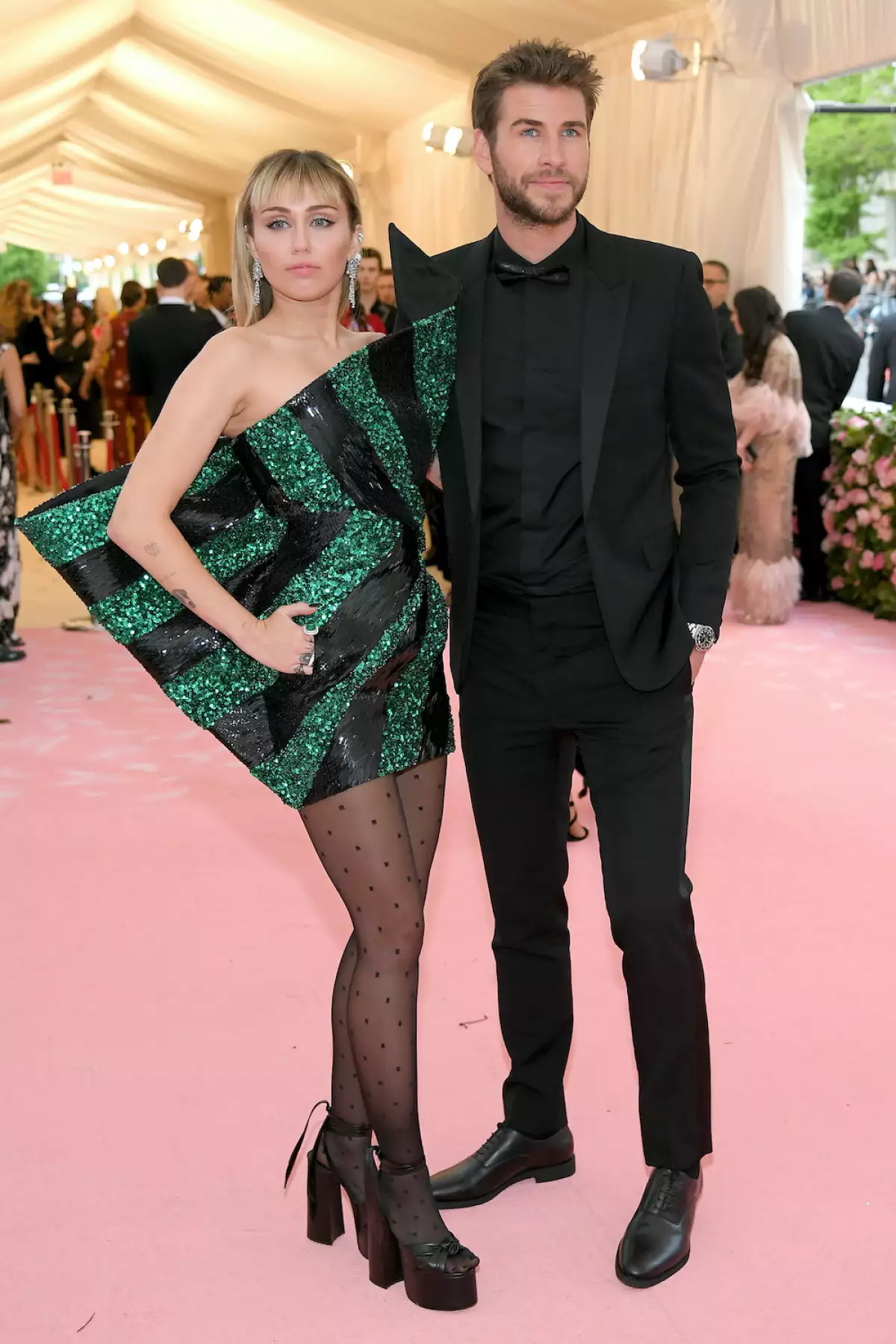 miley y liam en la met gala 2019
