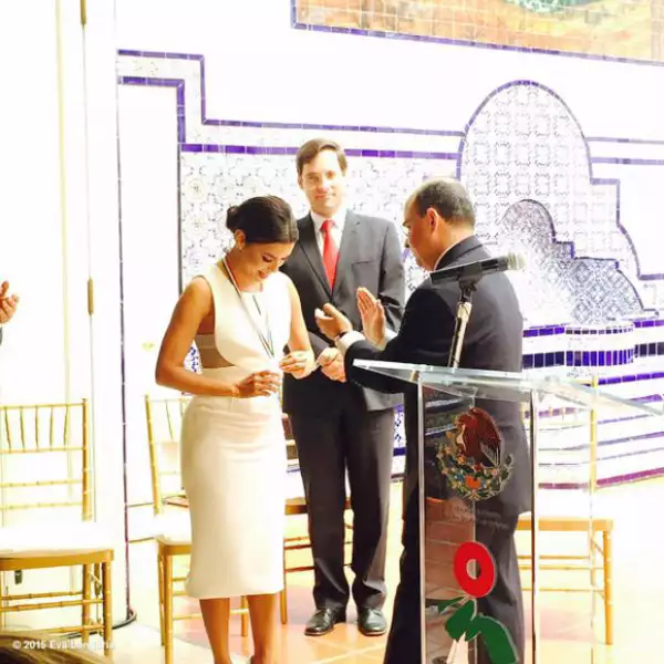 Victoria Bekcham publicó la misma fotografía en su Instagram a manera de felicitar y reconocer la labor y premio de su amiga.