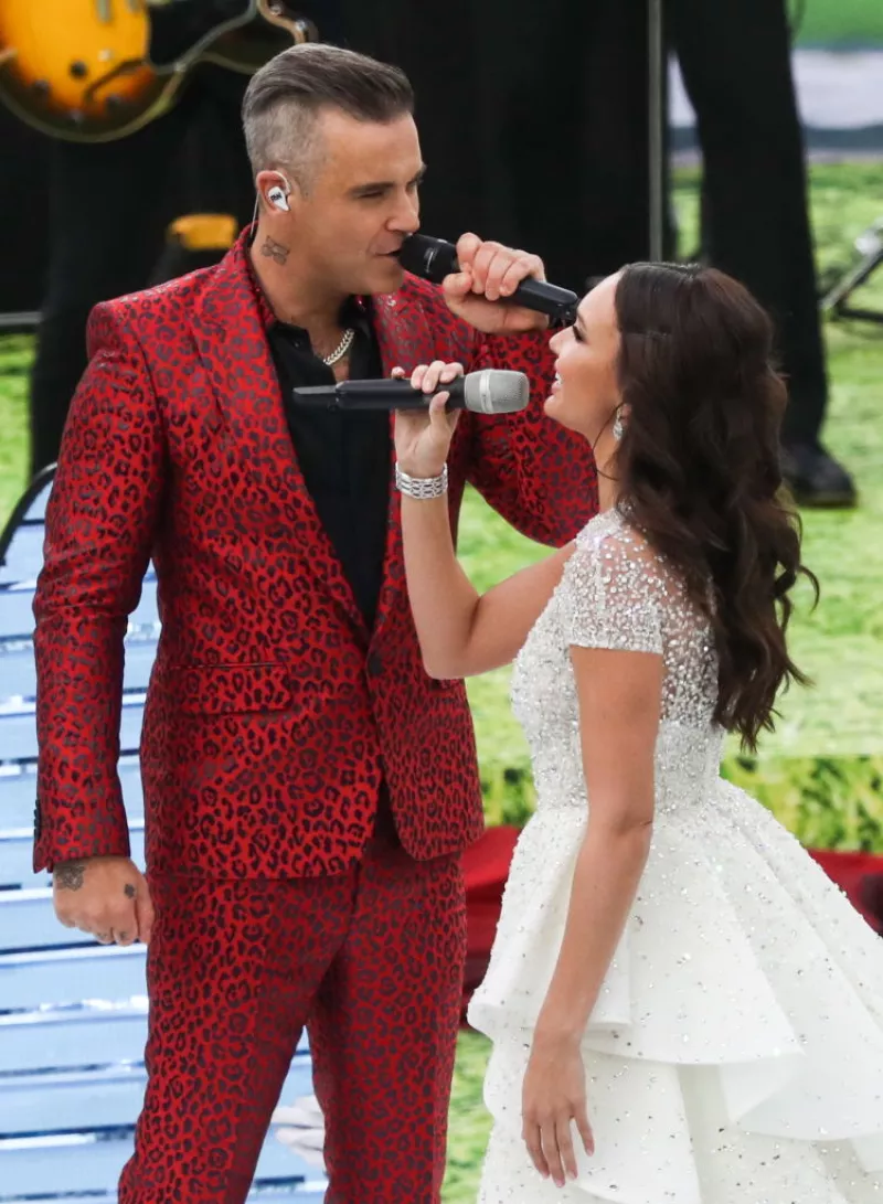 Robbie Williams y Aida Garifullina