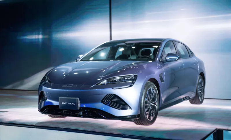 ¿Qué hace de BYD un rival serio para Tesla y para toda la industria de carros eléctricos?